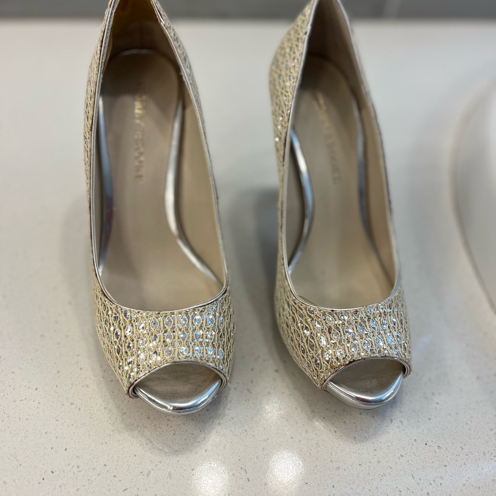 Stunning Gold Peep-Toe High Heels